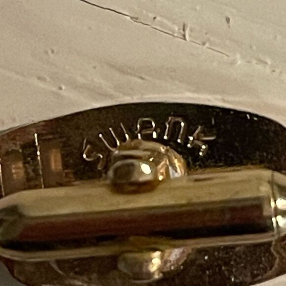 Vintage 60s Swank Art Deco oval diamond etched gold tone bullet back cuff links - Picture 9 of 13